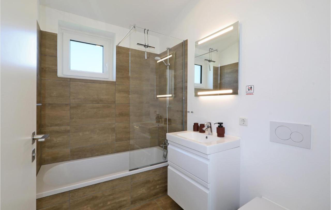Stunning Home In Lembruch-Duemmer See With Sauna Eksteriør billede